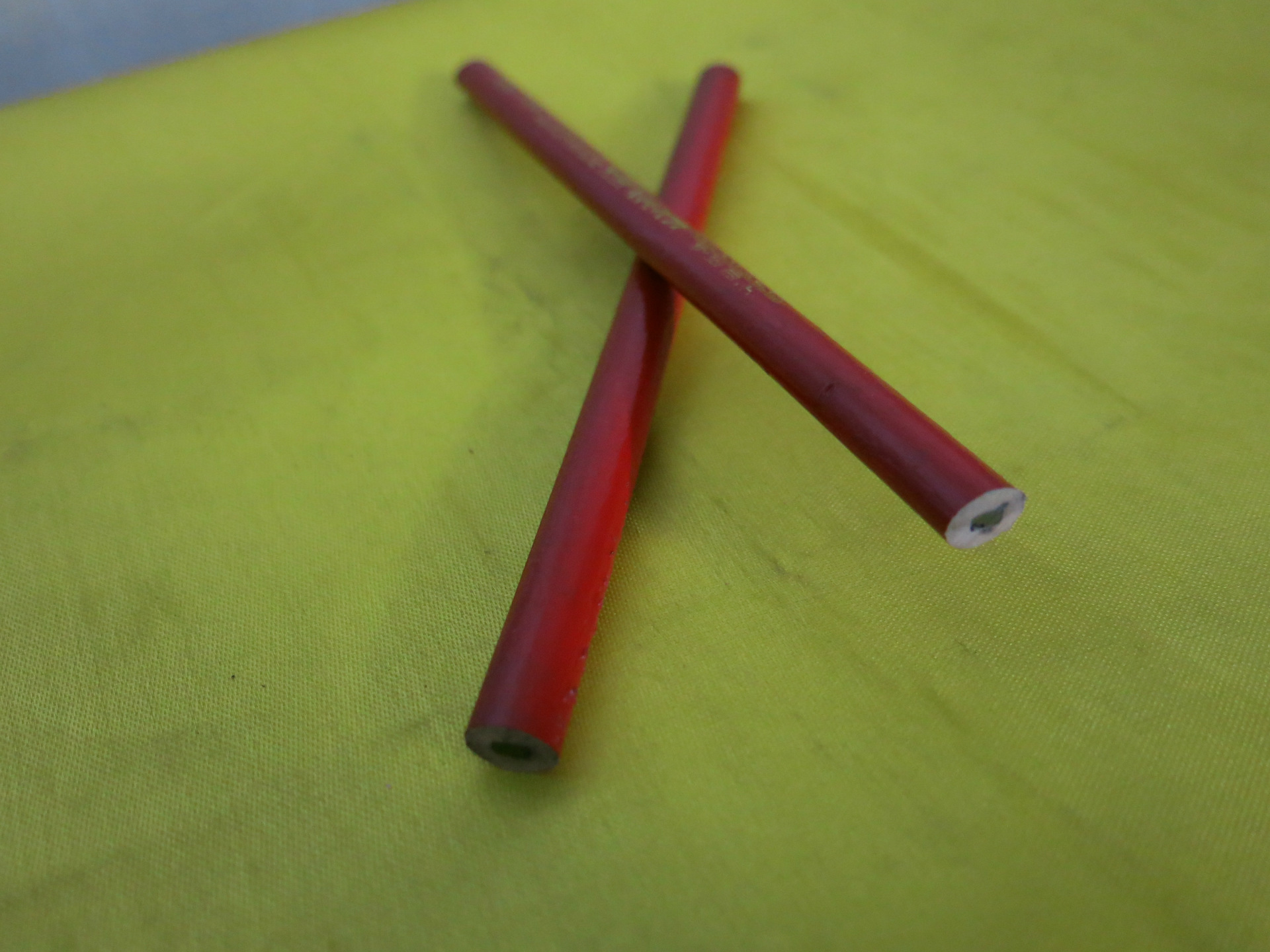 铅笔-山城牌木工铅笔 木工专用笔 黑色木工铅笔