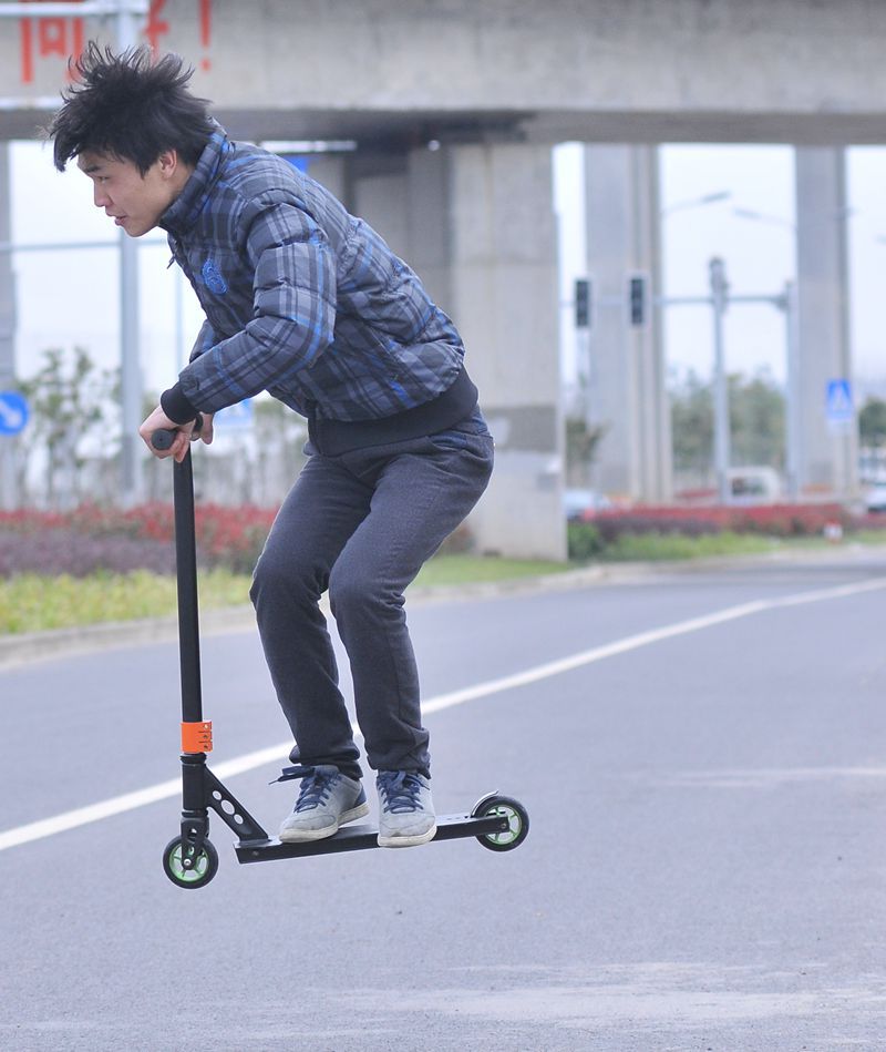 专业成人 全铝 可折叠 避震滑板车