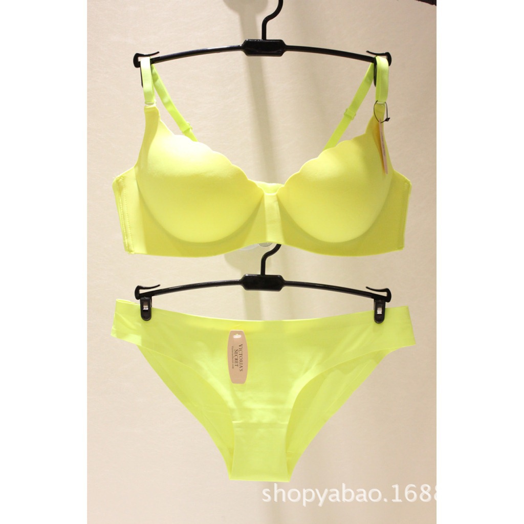 <em>文胸-批发</em>文胸外贸性感文胸套装一片式<em>无痕</em>聚