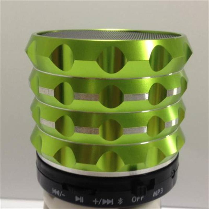 东莞工厂批发小金刚蓝牙插卡音箱 铝合金小低