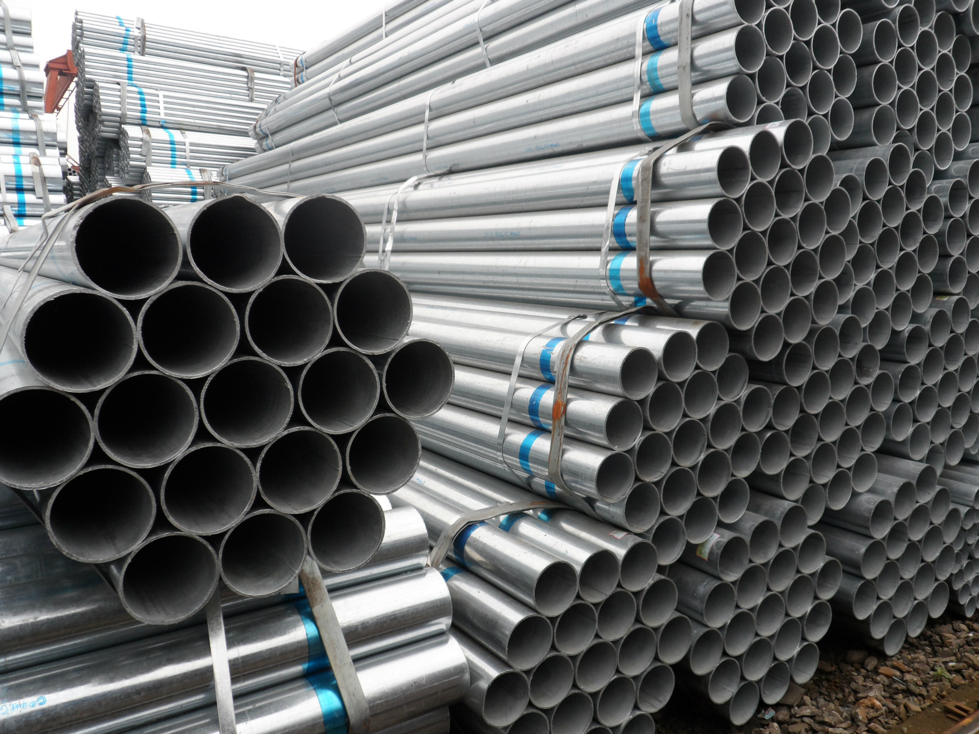 热镀锌钢管 图片