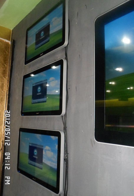 SU料苹果安卓壁挂式广告机