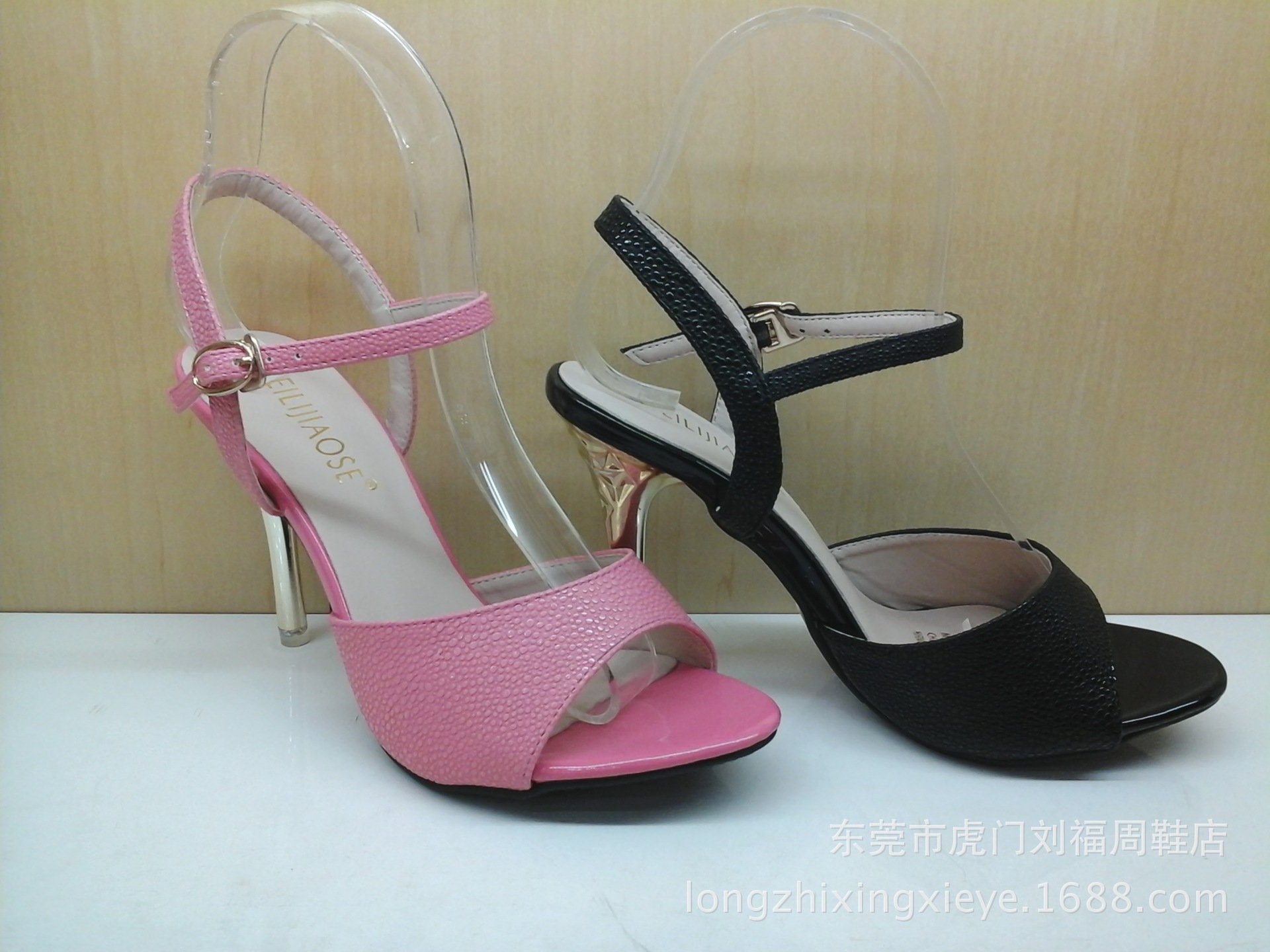 014年新款 女式凉鞋 中跟鞋子 时尚 适合<em>女性喜</em>