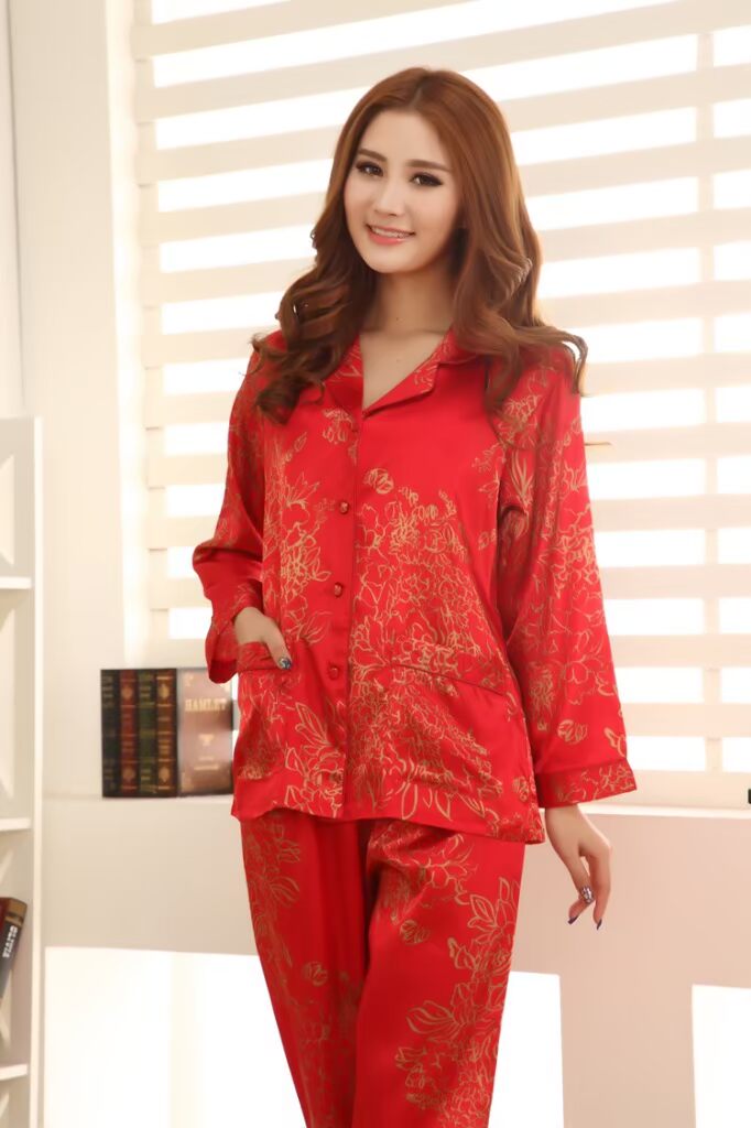 【批发婚庆女款开衫<em>睡衣</em> <em>大红</em>结婚仿<em>真丝睡衣</em>