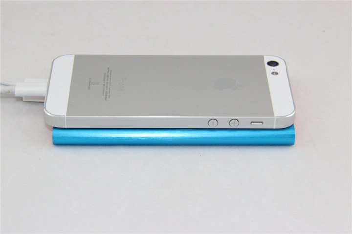 【批发大容量超薄金属聚合物10000毫安充电宝