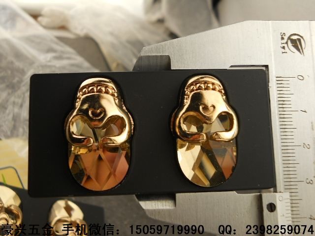 服饰箱包五金-生产锌合金压铸镶钻骷髅头金属