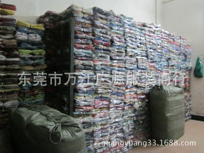 <em>批发</em>采购女式T恤-地摊<em>夜市</em>便宜服装<em>批发</em>清仓处