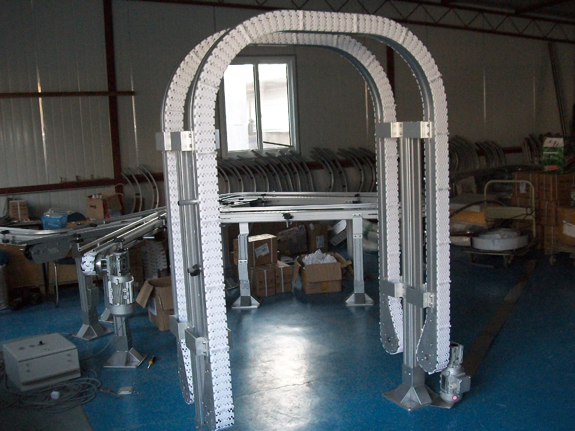 输送机-供应输送设备 柔性链板输送线 柔性链输