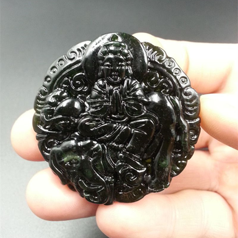 本款宝贝的材质是新疆和田墨玉,珠宝鉴定结果是蛇纹石玉,避免误会
