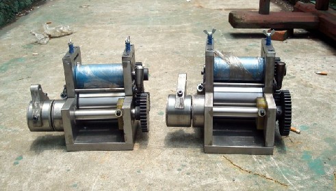 厂家直销高品质自动送料机 带料整平送料机 小