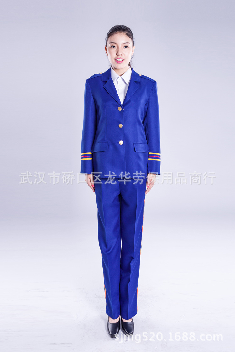 女式上衣加裤子礼�? height=
