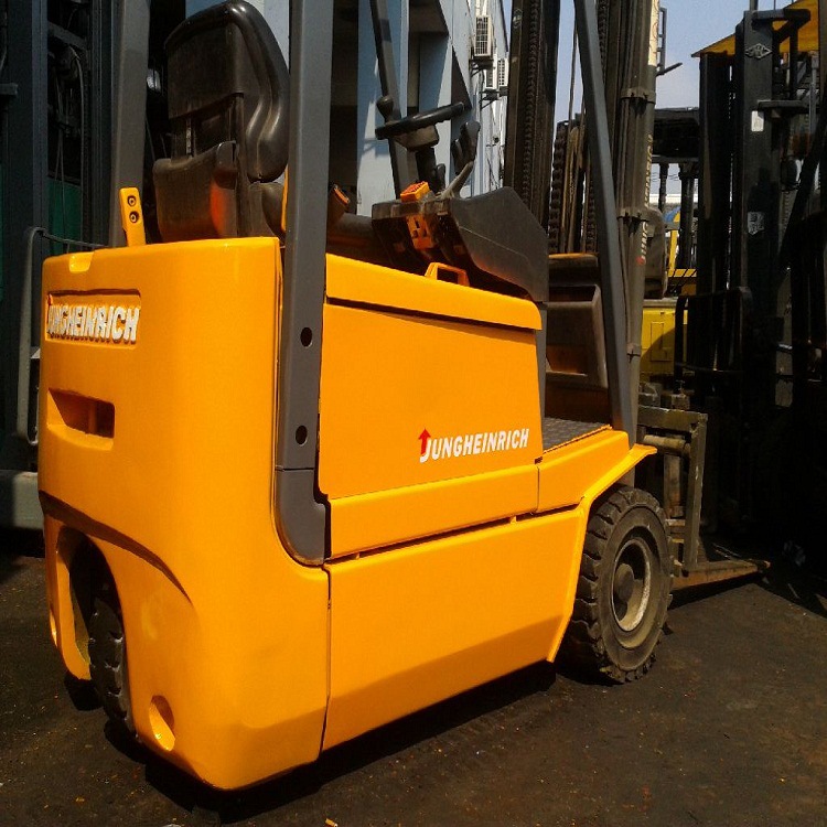 7f7573178459afb69810a1079c3aeb