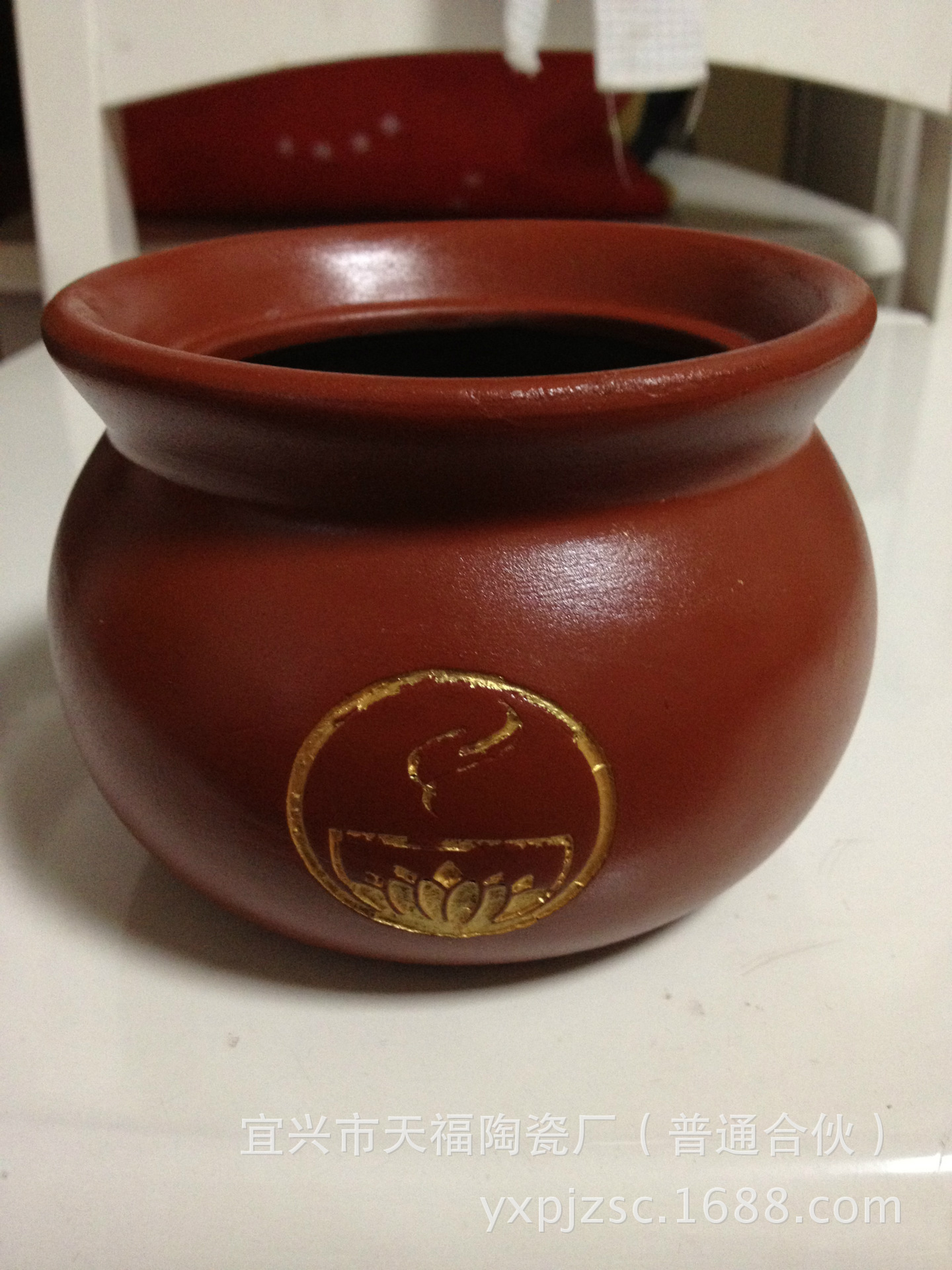 【传记荷叶饭宜兴紫砂瓦罐 装7两水(可以雕刻