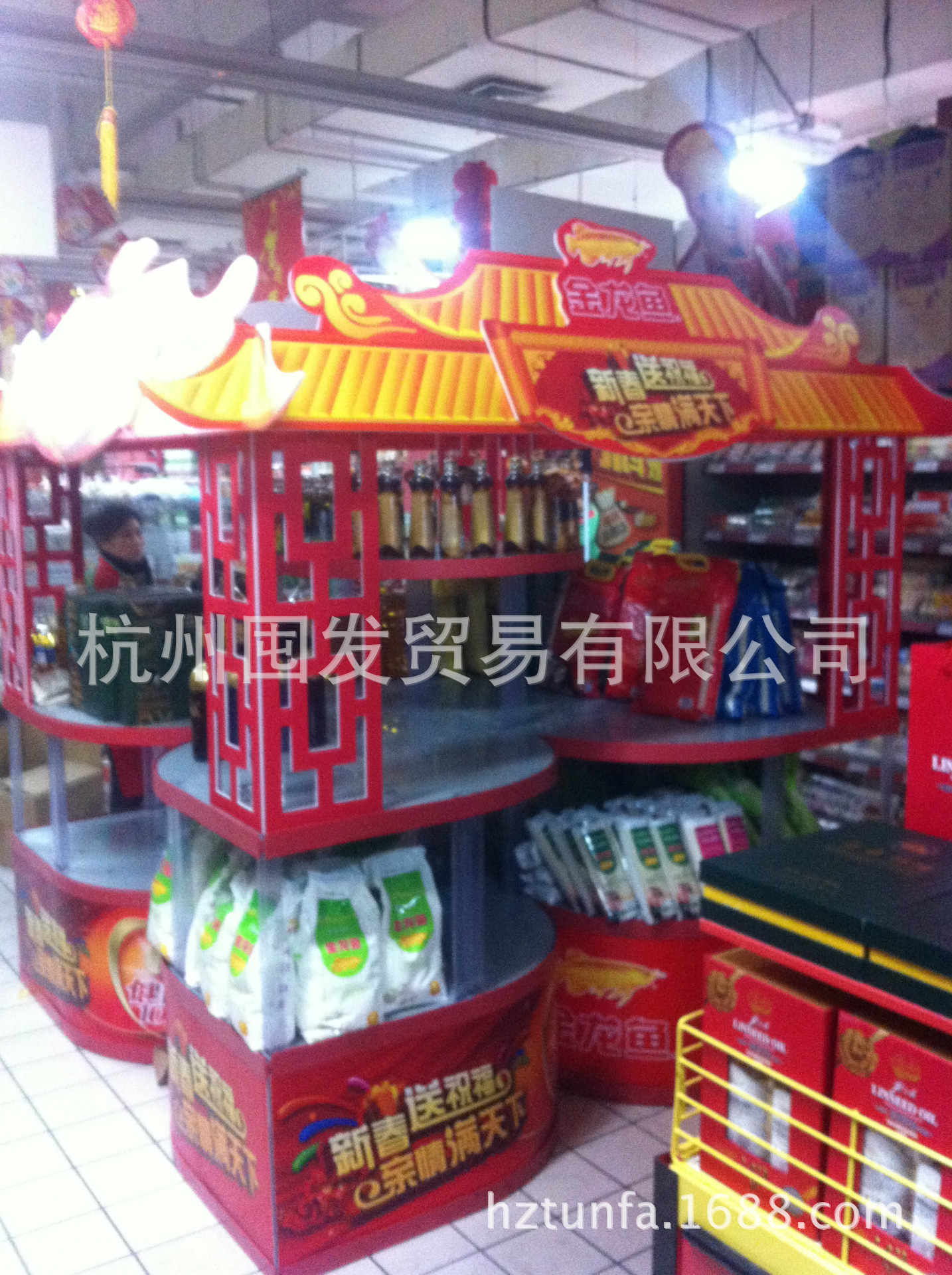 v终端-香飘飘新品活动地堆 商超组合堆头 百变陈列架塑料奶茶