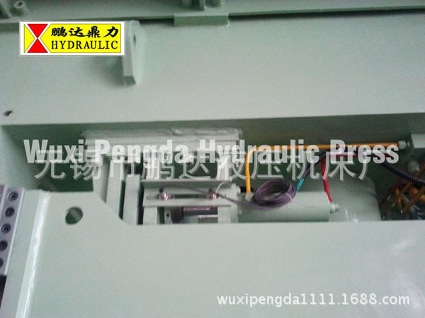 汽车内饰件液压机 整体框架 分体框架 无锡鹏达 多年行业经验 -价高清图片