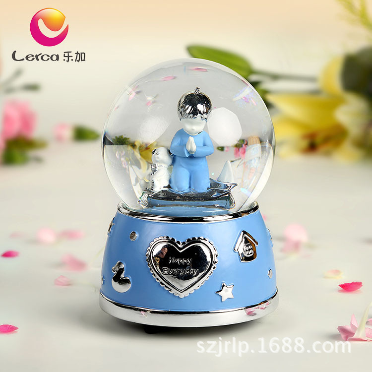 60334-乐加金童祈福水晶球音乐盒-正面