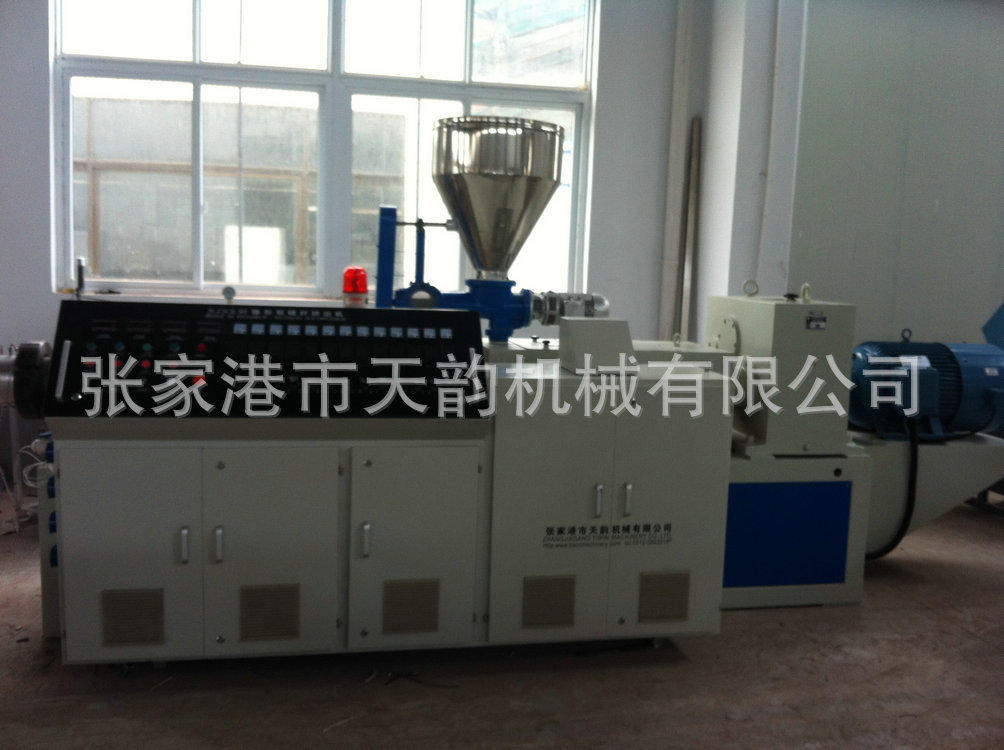 SJSZ80双螺杆挤出机1