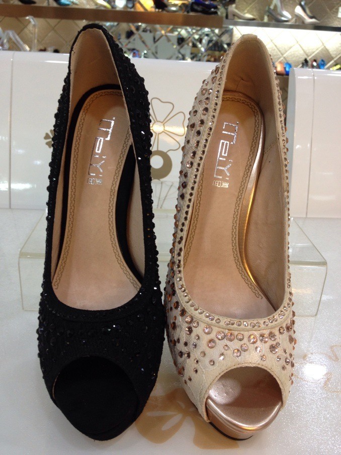 单鞋-<em>美邑</em>时尚绣花水钻高跟模特<em>女鞋</em>经典款!女