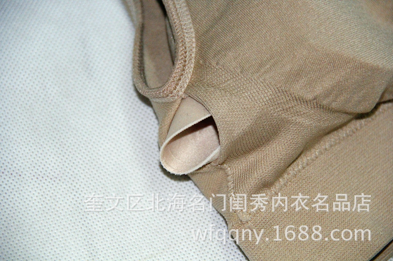 胸墊細節