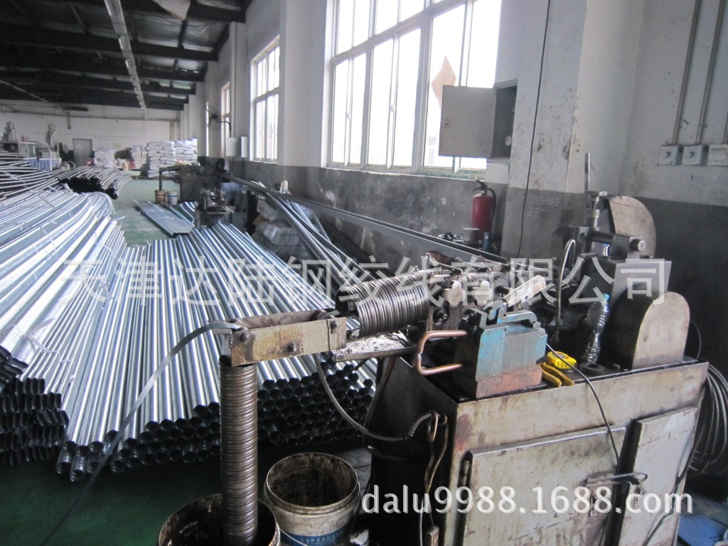 金属波纹管生产设备