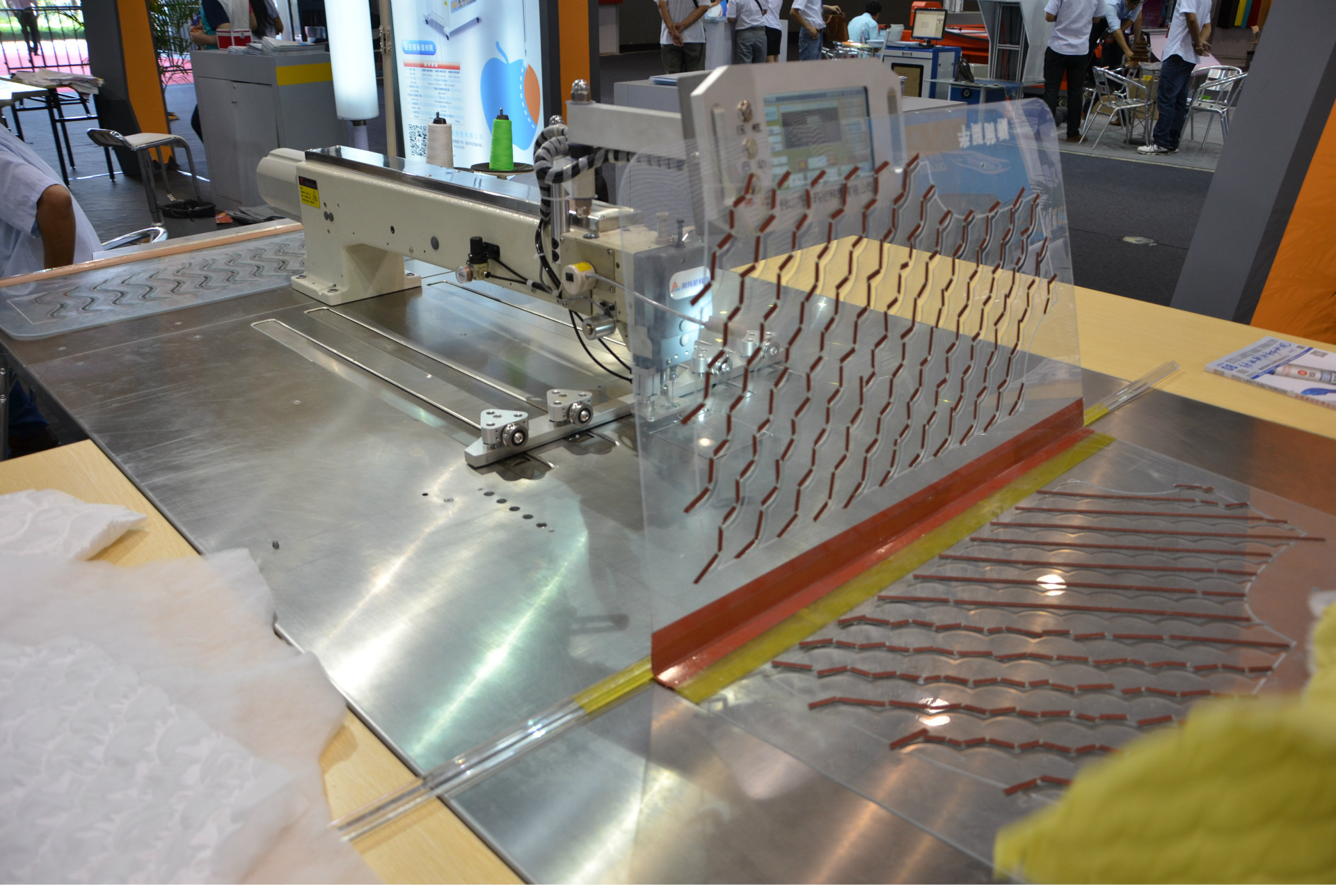 半圆绗棉模板图