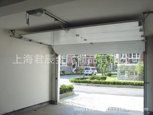 厂家供应电动车库翻板门 自动遥控车库门 金属车库翻板门上门安装