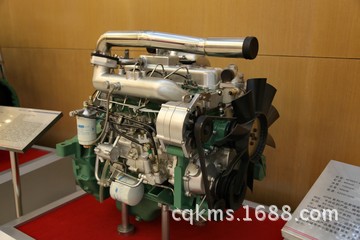 锡柴4DX23-130E4发动机的实物图