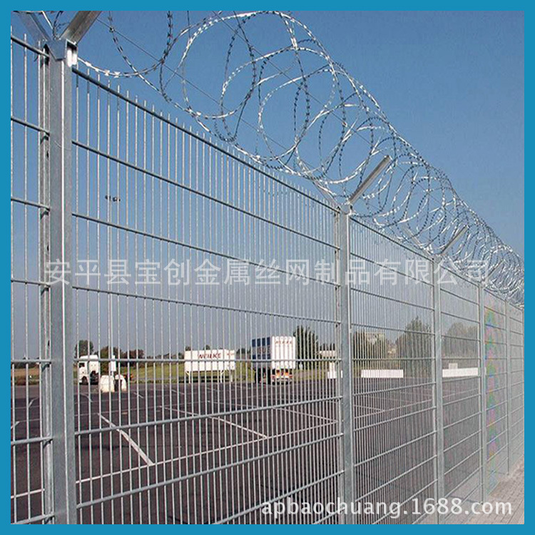 桂林小区隔离栅 公路护栏网规格 铁路护栏网价格 体育场护栏厂