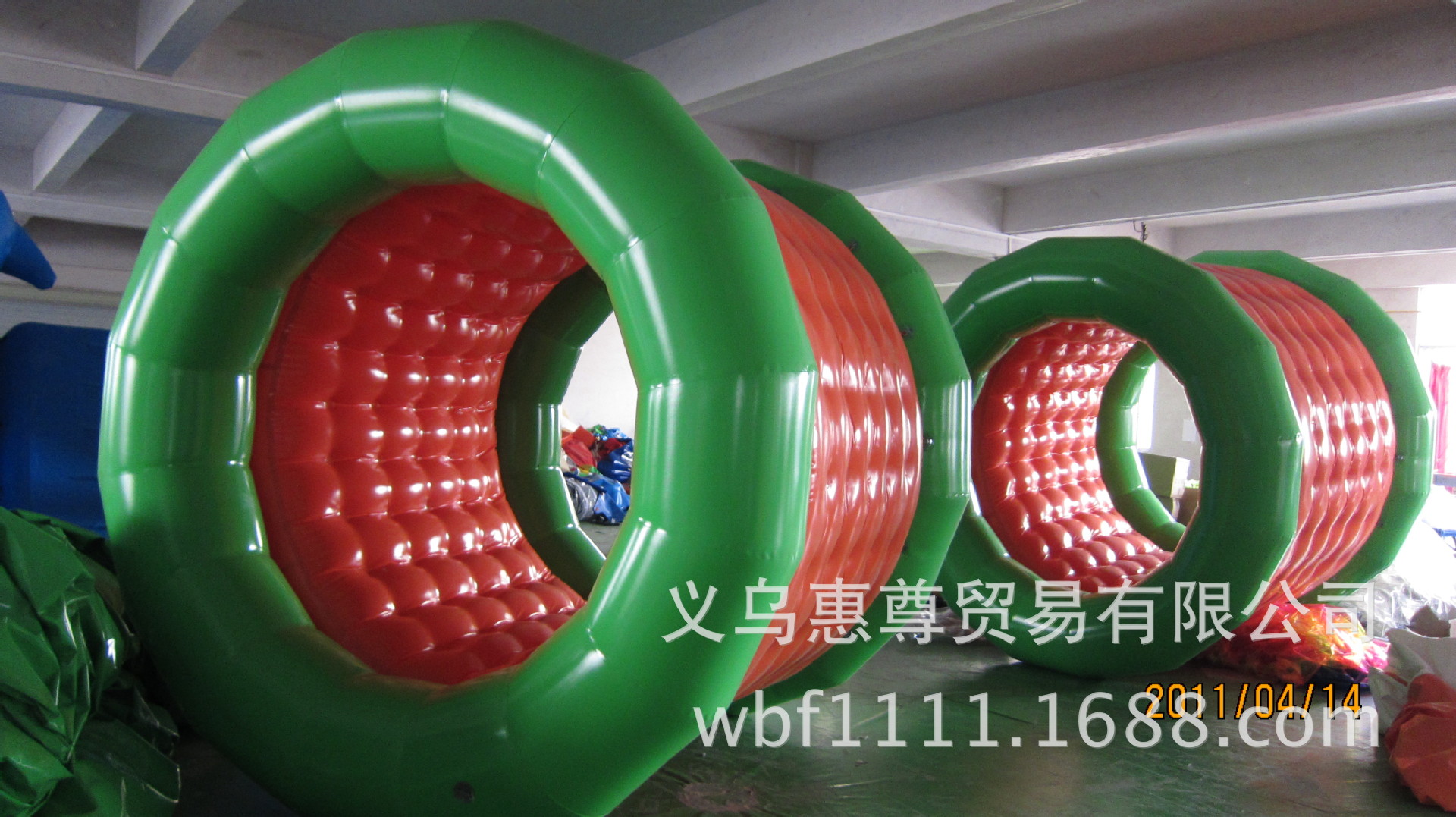 充气水上滚筒 (18)