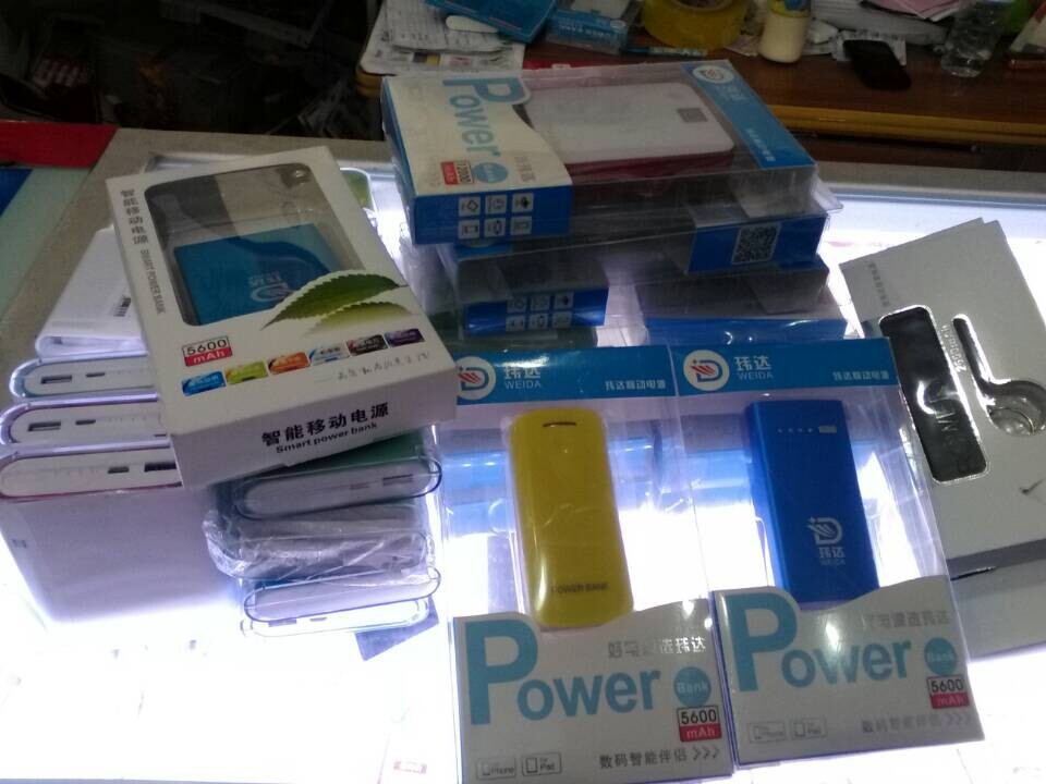 地摊热卖 手机镶钻外壳 苹果4s 5手机壳 手机贴膜工具周边项目