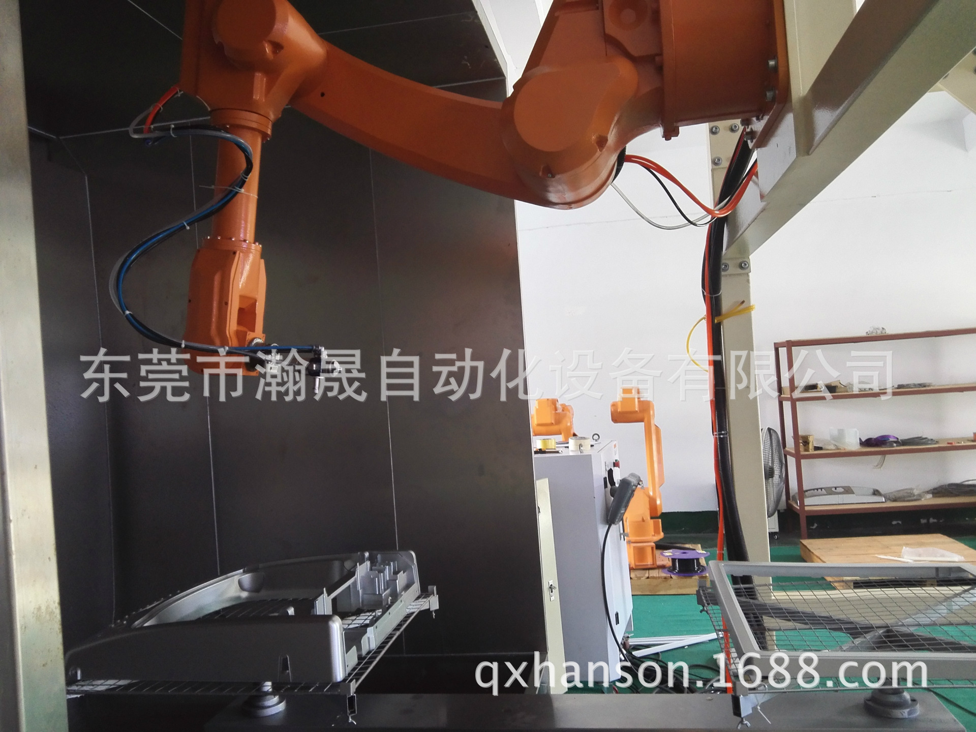 工业机器人 工业机器人 涂装车间 汽车涂装机器人 阿里巴巴高清图片