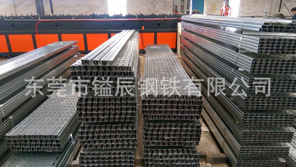 " c型钢是经热卷板冷弯加工而成,壁薄自重轻,截面性能优良,强度高,与