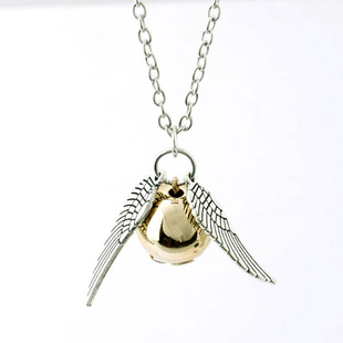 c}snitch gold necklacew\Ʒl