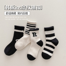 2022秋冬新款兒童襪子可批發 R字母黑白色系列  四雙裝 童襪