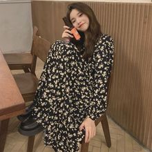 茶歇法式連衣裙女夏森系赫本風內搭長裙女春秋打底配大衣碎花裙女