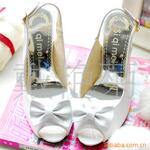 ��Ӧ��һ�����������������ߵƹ�(ͼ)
