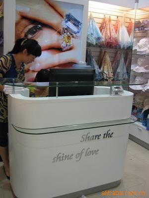 供应批发收银台、木质收银台、服装收银台图片