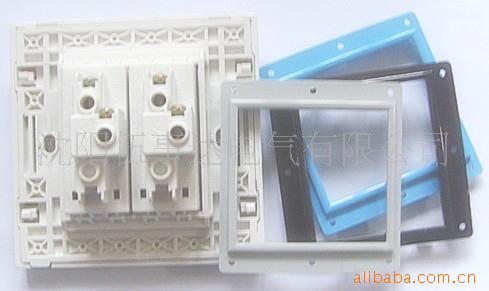 立维腾牌曼哈顿系列二位单控带荧光墙壁开关