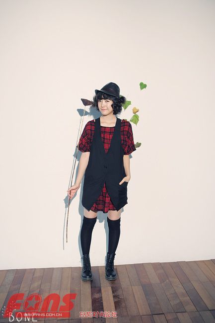 利用今秋时尚元素 打造个性风格(4) 女式休闲装 服装潮流 女装 着装打扮