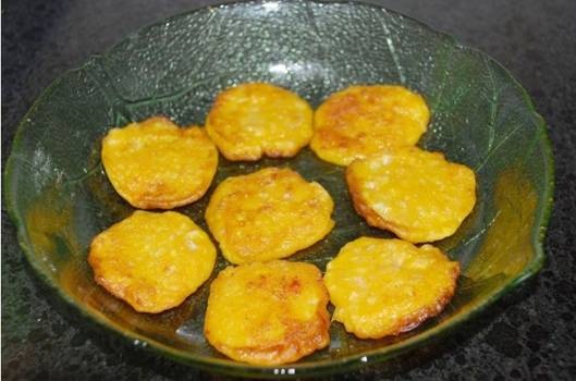 自创新菜!胡萝卜豆腐饼