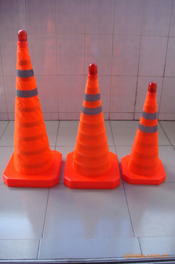 可折叠伸缩路锥