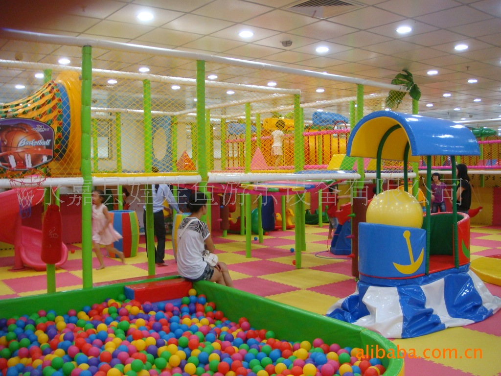 厂家直销淘气堡幼儿园游乐设施儿童娱乐城堡最新爱乐游1