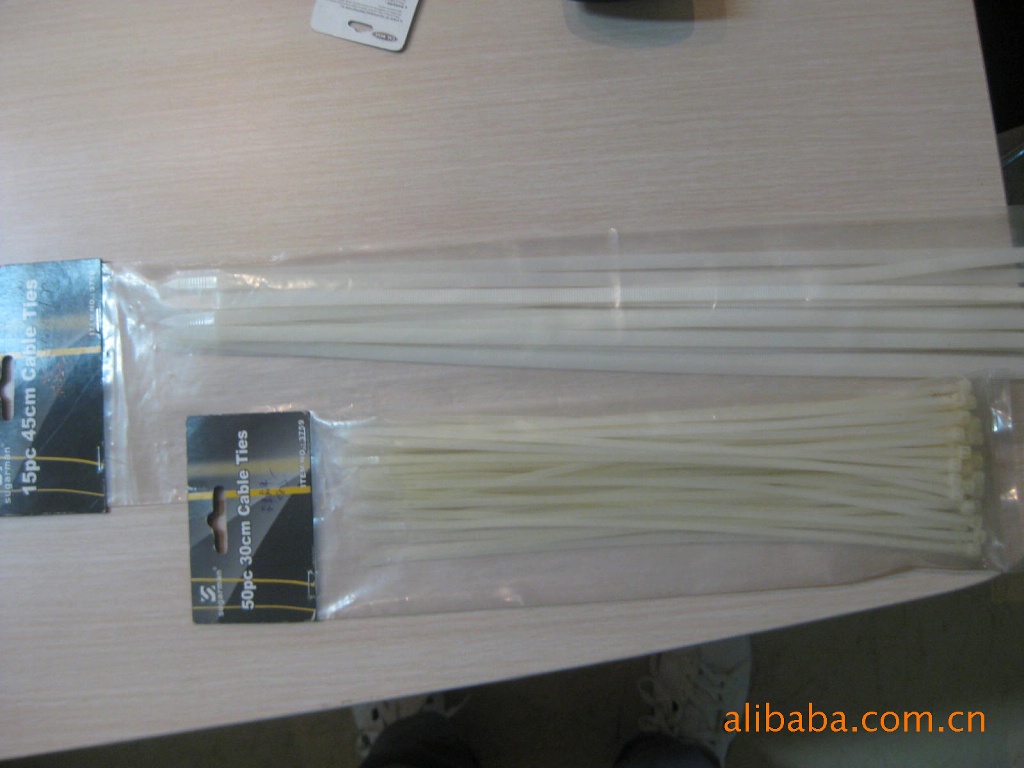 尼龙扎带：轻盈的守护者