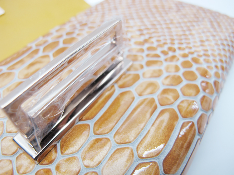 金色蛇皮纹牛皮真皮皮具加工 皮革加工厂家批发图片_6