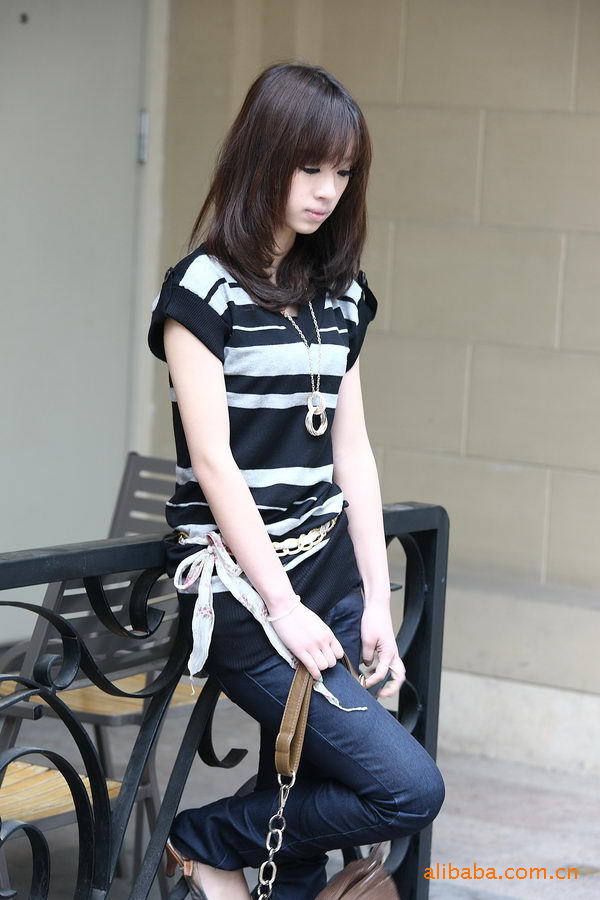 服装鞋帽箱包,钟表眼镜 女装 女式针织衫 热销2011新款代理 非主流