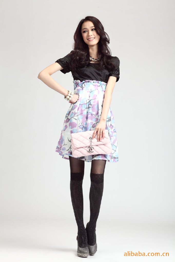 瑞丽服装 品牌:aza奥佐娅 面料:雪纺/乔其纱 款式:基本款 颜色:兰紫色