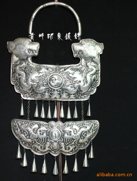 批发苗族图腾图案项圈 胸颈配饰项圈 苗族银饰项圈