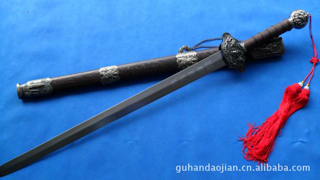 厂家直销 供应 各类中高低档武术表演刀剑 四大金刚宝剑.不开刃