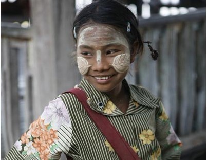 实拍!缅甸女人的奇特美容法