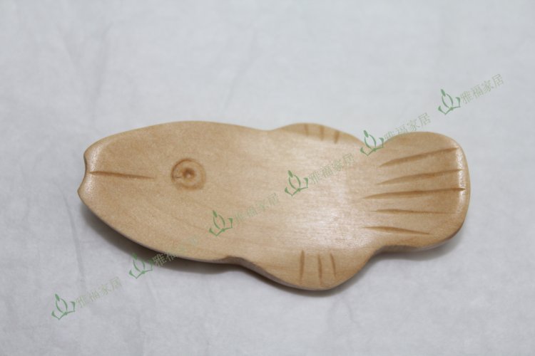 雅福家居出口精美木质逼真鱼型本色筷枕yf201108014